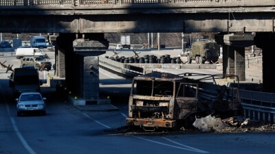 Η Ουκρανία απορρίπτει το ρωσικό τελεσίγραφο για τη Μαριούπολη - Οκτώ οι νεκροί από βομβαρδισμό στο Κίεβο
