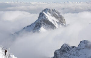 Οι Άλπεις συνεχίζουν να ψηλώνουν ένα έως δύο χιλιοστά τον χρόνο, ενώ η Αυστραλία μετακινείται πέρα-δώθε δύο έως τρία χιλιοστά κάθε χρόνο