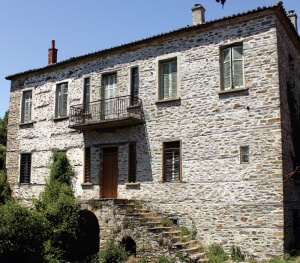 Δ. Πολυγύρου: Ξεκινούν οι εργασίες για την αναστήλωση της οικίας Κότσιανου