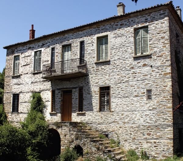 Δ. Πολυγύρου: Ξεκινούν οι εργασίες για την αναστήλωση της οικίας Κότσιανου