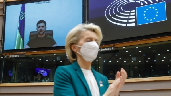 Β. Ζελένσκι: Κανείς δε θα μας λυγίσει, είμαστε σκληροί, είμαστε Ουκρανοί