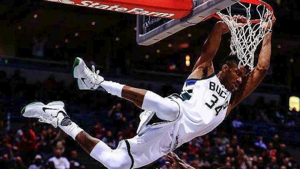 Στο Νο 9 των κορυφαίων παικτών ο Αντετοκούνμπο