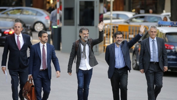 Καταλονία: Προβλέπονται μαζικές διαδηλώσεις μετά τη σύλληψη δύο αυτονομιστών ηγετών