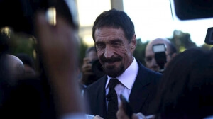 Ο «γκουρού» της κυβερνοασφάλειας Τζον ΜακΆφι παραδέχθηκε ότι έπεσε ο ίδιος θύμα χάκερ