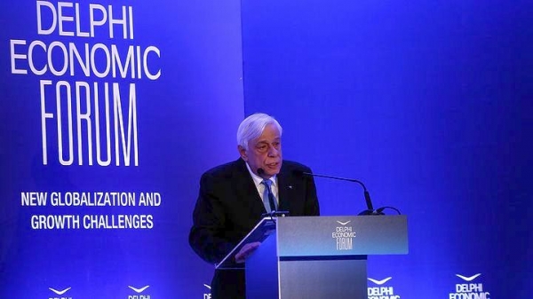 Πρ. Παυλόπουλος: Ο πραγματικός "εχθρός" της Ευρωζώνης δεν είναι τόσο το έλλειμμα όσο ο κίνδυνος από την κρίση χρέους