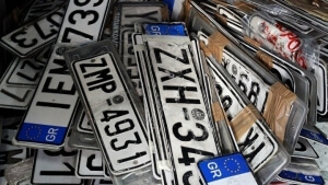 Επιστρέφονται από σήμερα οι πινακίδες και οι άδειες οδήγησης, λόγω Πάσχα