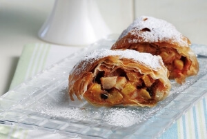 Τραγανό ρολό µε καλοκαιρινά φρούτα