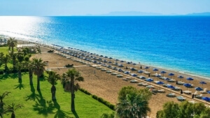 Ξεκινούν οι αιτήσεις για τον κοινωνικό τουρισμό για 300.000 εργαζόμενους και ανέργους