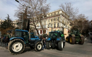 Σε στάση αναμονής αγρότες και κτηνοτρόφοι της κεντρικής και της δυτικής Μακεδονίας