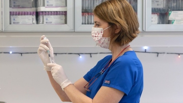 Δεύτερη ημέρα των εμβολιασμών