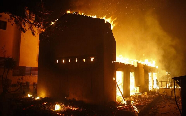 Τουλάχιστον 50 οι νεκροί από τις πυρκαγιές στην Ανατολική Αττική