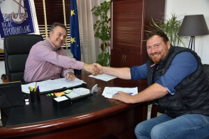 Υπογραφή της σύμβασης για την “Κατασκευή του κλειστού γυμναστηρίου Σημάντρων”