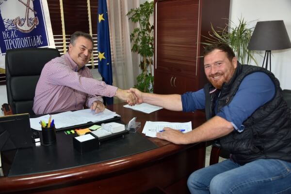 Υπογραφή της σύμβασης για την “Κατασκευή του κλειστού γυμναστηρίου Σημάντρων”