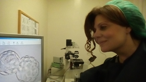 Βραβείο Αριστείας στην Ελληνίδα επιστήμονα που "πάγωσε τον χρόνο"