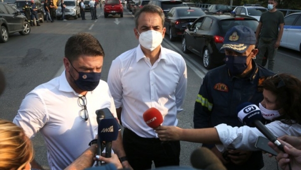 Σε ύφεση η πυρκαγιά στην Πάρνηθα - Κυρ. Μητσοτάκης: Το σύστημα εκκενώσεων λειτούργησε, δόξα τω Θεώ δεν είχαμε θύματα