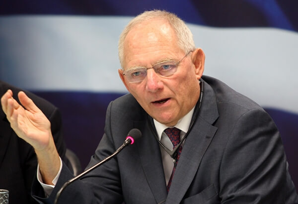 Σόιμπλε: Η Ε.Ε. να επιβάλει κυρώσεις σε χώρες που έχουν ελλείμματα