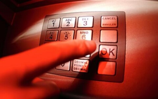 Τι ισχύει από σήμερα μετά τη νέα «χαλάρωση» των capital controls