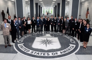 Washington Post: Η CIA εκτιμά ότι η Ρωσία παρενέβη στις αμερικανικές προεδρικές εκλογές για να βοηθήσει τον Τραμπ να εκλεγεί