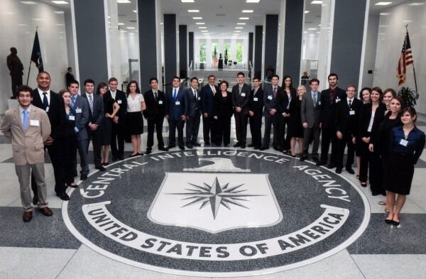 Washington Post: Η CIA εκτιμά ότι η Ρωσία παρενέβη στις αμερικανικές προεδρικές εκλογές για να βοηθήσει τον Τραμπ να εκλεγεί