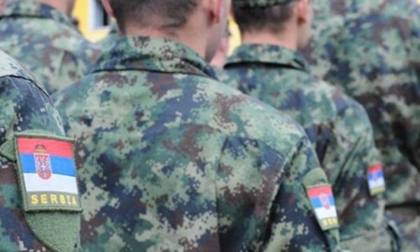 Σερβία: Στρατιώτες διαδήλωσαν διαμαρτυρόμενοι για τις συνθήκες εργασίας τους σε μια άνευ προηγουμένου κινητοποίηση στην χώρα