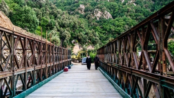 Σε κυκλοφορία η προσωρινή γέφυρα τύπου Bailey στην Τορώνη – Συνεχίζεται η προσπάθεια για μόνιμη λύση