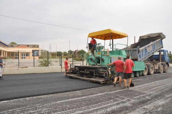 Εσωτερική οδοποιία τμημάτων οδών στον οικισμό Ν. Μουδανιών