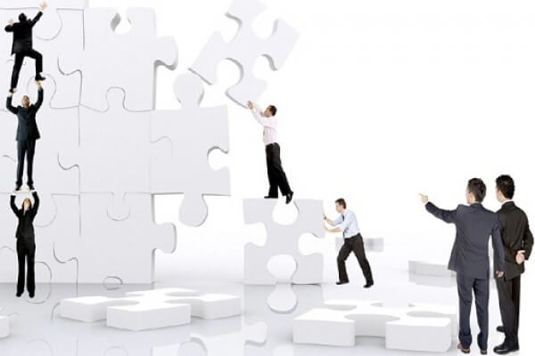 Τι θα άλλαζα «εδώ και τώρα» στον τρόπο με τον οποίο λειτουργεί το κράτος; Απαντούν τέσσερις επιχειρηματίες