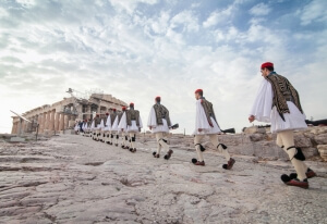 Θεσσαλονίκη: Στα ...τσαρούχια των Ευζώνων. Μια ξεχωριστή ξενάγηση στο Πολεμικό Μουσείο