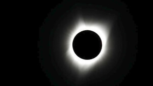 Μαγευτική η ολική έκλειψη Ηλίου στις ΗΠΑ