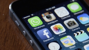 Δημοφιλείς εφαρμογές για τα «έξυπνα» κινητά μοιράζονται δεδομένα με το Facebook χωρίς τη συγκατάθεση των χρηστών