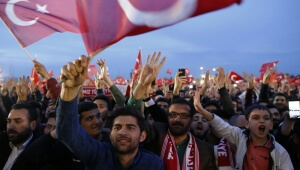 Το δημοψήφισμα θα αλλάξει τη μοίρα της Τουρκίας για πολλές γενιές