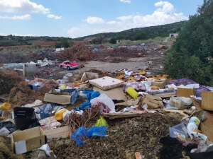 Καθαρισμός ογκωδών στο παλιό λατομείο Ελαιοχωρίων