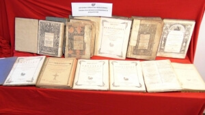 Συνελήφθη 70χρονος-προσπαθούσε να πουλήσει παλαίτυπα θρησκευτικά βιβλία