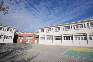 Η Περιφερειάρχης Αθηνά Αηδονά στο ενεργειακά αναβαθμισμένο με πόρους του ΕΣΠΑ Δημοτικό Σχολείο Ορμύλιας