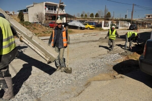 Δε σταματάνε οι εργασίες στον οικισμό Ελαιώνα στα Νέα Μουδανιά