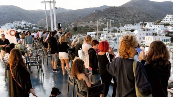 Όλα τα νέα μέτρα που ισχύουν από σήμερα - Πώς θα γίνονται οι μετακινήσεις στα νησιά και θα λειτουργούν οι χώροι ψυχαγωγίας