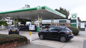 Βρετανία: Βαθαίνει η κρίση με τα καύσιμα - Μέτρα υπόσχεται η κυβέρνηση