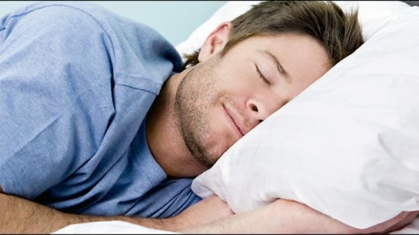Όσοι κοιμούνται καλά, έχουν μικρότερο κίνδυνο για έμφραγμα και εγκεφαλικό