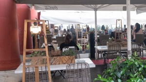 Μόνο με καθήμενους από αύριο οι χώροι εστίασης, τα μπαρ, τα κλαμπ και τα κέντρα διασκέδασης