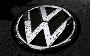 Η VW σκοπεύει να μειώσει κατά 10% το ευρωπαϊκό δίκτυο των αντιπροσώπων της