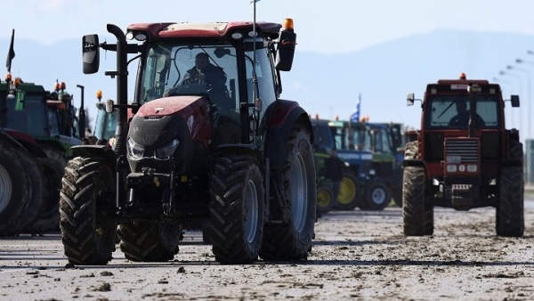 Ποια αγροτικά μπλόκα «άνοιξαν» από σήμερα και πού θα συνεχιστούν οι αποκλεισμοί δρόμων
