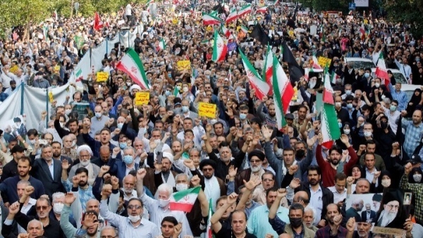 Διαδηλώσεις έγιναν τη νύχτα στην Τεχεράνη και σ&#039; άλλες πόλεις