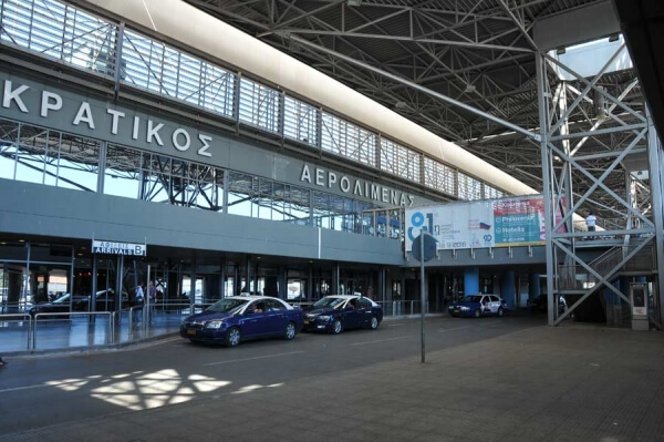 Εξιχνιάστηκαν κλοπές από αποσκευές ταξιδιωτών στο αεροδρόμιο "Μακεδονία". Συνελήφθη 36χρονος, εργαζόμενος στον Κρατικό Αερολιμένα