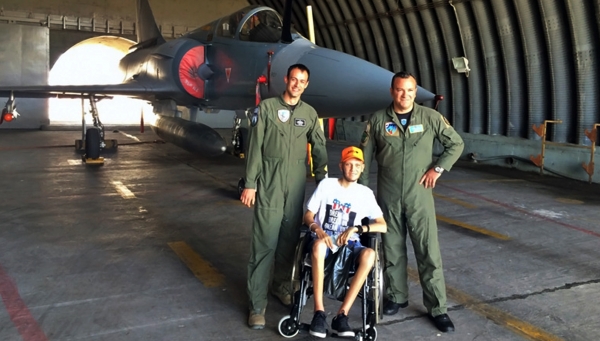 17χρονος με κινητικά προβλήματα έγινε για λίγο "πιλότος"