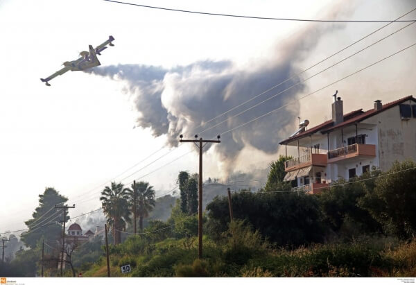 "Είμαστε σε καλό δρόμο" δήλωσε για την εξέλιξη της φωτιάς στη Χαλκιδική, ο περιφερειάρχης Απ. Τζιτζικώστας