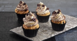 Muffins με φέτα και πάστα ελιάς