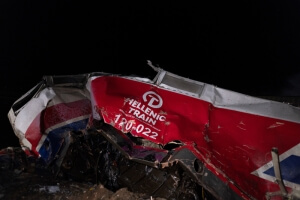 32 νεκροί, 53 νοσηλεύονται από τη σύγκρουση τρένων κοντά στα Τέμπη
