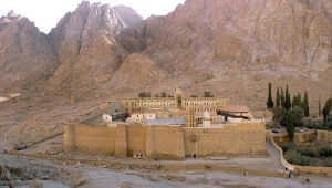 Το Ισλαμικό Κράτος ανέλαβε την ευθύνη για την επίθεση κοντά στην Αγ. Αικατερίνη του Σινά, σύμφωνα με το υπ. Υγείας της Αιγύπτου