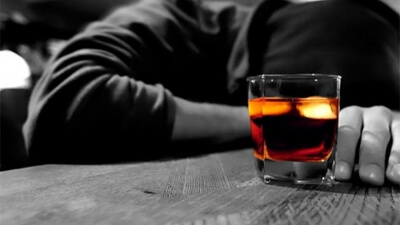 Η κατάχρηση του αλκοόλ αυξάνει τον κίνδυνο για την καρδιά όσο η υπέρταση, ο διαβήτης, το κάπνισμα και η παχυσαρκία