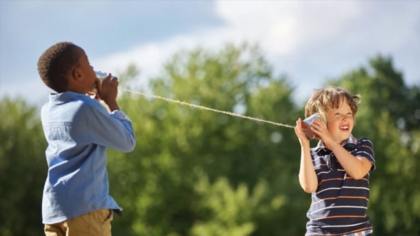 Ακούτε και μη βλέπετε, αν θέλετε να καταλάβετε καλύτερα τι νιώθουν οι άλλοι